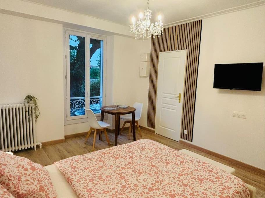 Le Royal, Proche Paris & Disney Noisy-le-Grand Luaran gambar